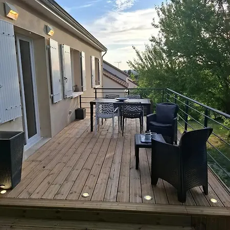 Maison Confortable A Chatellerault Avec Terrasse - 78 M²