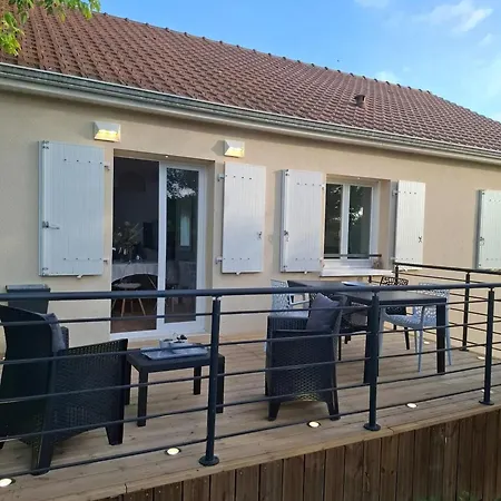 Сasa de vacaciones Maison Confortable A Chatellerault Avec Terrasse - 78 M² *
