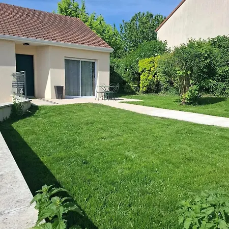 Maison Confortable A Chatellerault Avec Terrasse - 78 M²