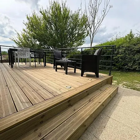 Maison Confortable A Avec Terrasse - 78 M² بيت للعطل