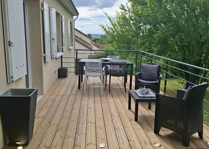 Maison Confortable A Chatellerault Avec Terrasse - 78 M²