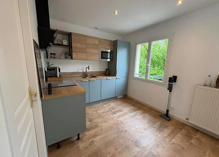 Maison Confortable A Chatellerault Avec Terrasse - 78 M² *