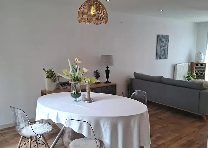 Maison Confortable A Avec Terrasse - 78 M² بيت للعطل