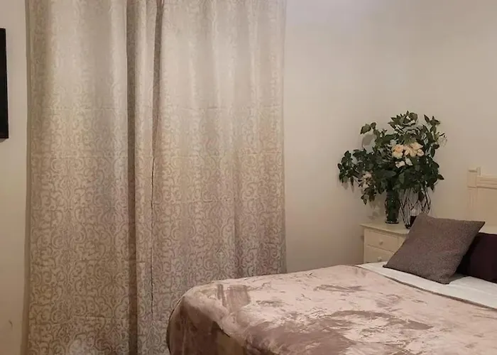 Maison Confortable A Chatellerault Avec Terrasse - 78 M²