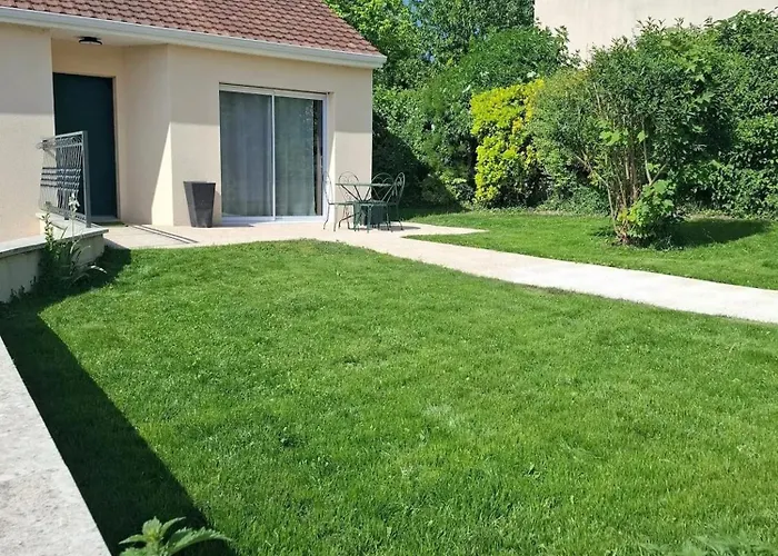 Maison Confortable A Chatellerault Avec Terrasse - 78 M²