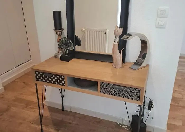 Maison Confortable A Chatellerault Avec Terrasse - 78 M² Сasa de vacaciones *